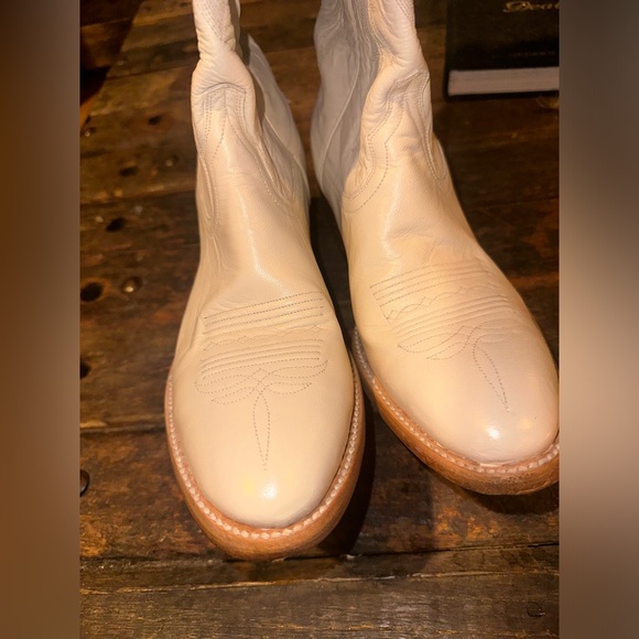 Azulado White Leather Western Boots - Picture 2 of 7